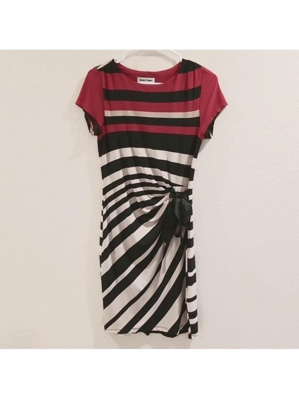 Shelby &Palmer dress, size 6 petite, polyester, red,black,cream.